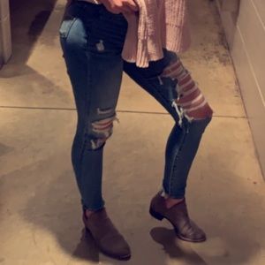Distressed jeans American eagle